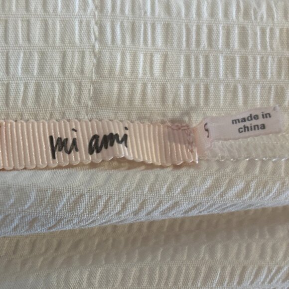 Francesca's white top open back - Picture 3 of 5